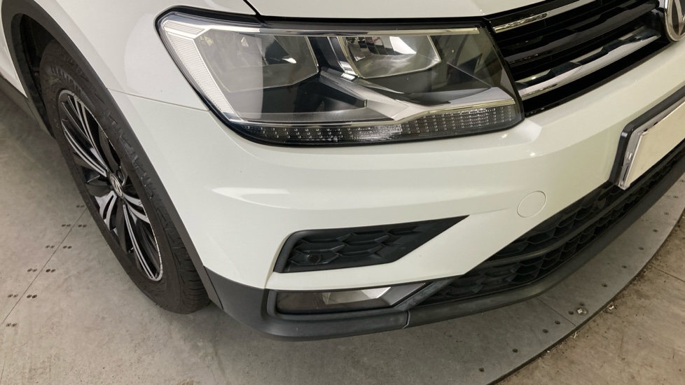 Volkswagen Tiguan 1.4 TSi 125 SE Nav 5dr Petrol Estate - Image 32