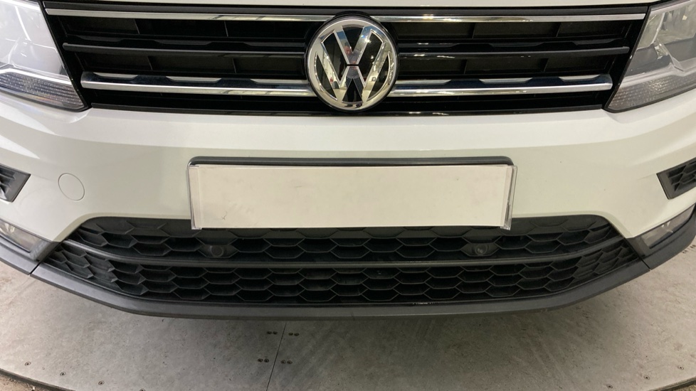 Volkswagen Tiguan 1.4 TSi 125 SE Nav 5dr Petrol Estate - Image 34