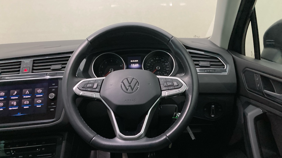 Volkswagen Tiguan 1.5 TSI 150 Life 5dr Petrol Estate - Image 10