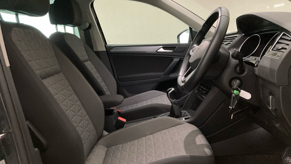 Volkswagen Tiguan 1.5 TSI 150 Life 5dr Petrol Estate - Image 15