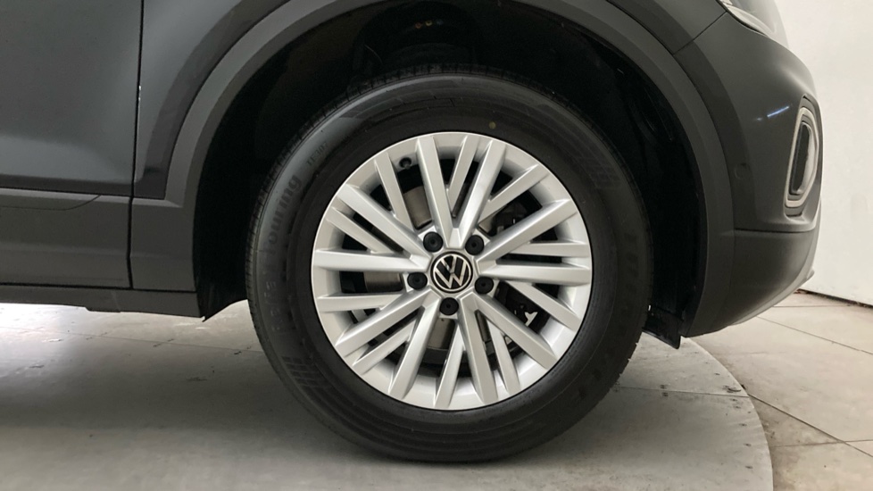 Volkswagen T-Roc 1.0 TSI Life 5dr Petrol Hatchback - Image 5