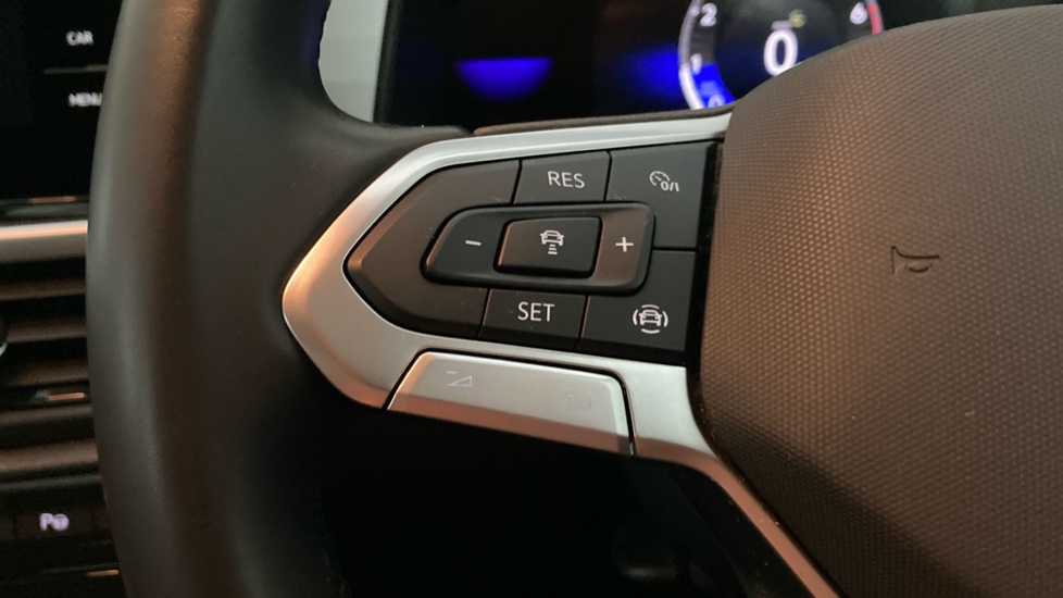 Volkswagen T-Roc 1.0 TSI Life 5dr Petrol Hatchback - Image 17
