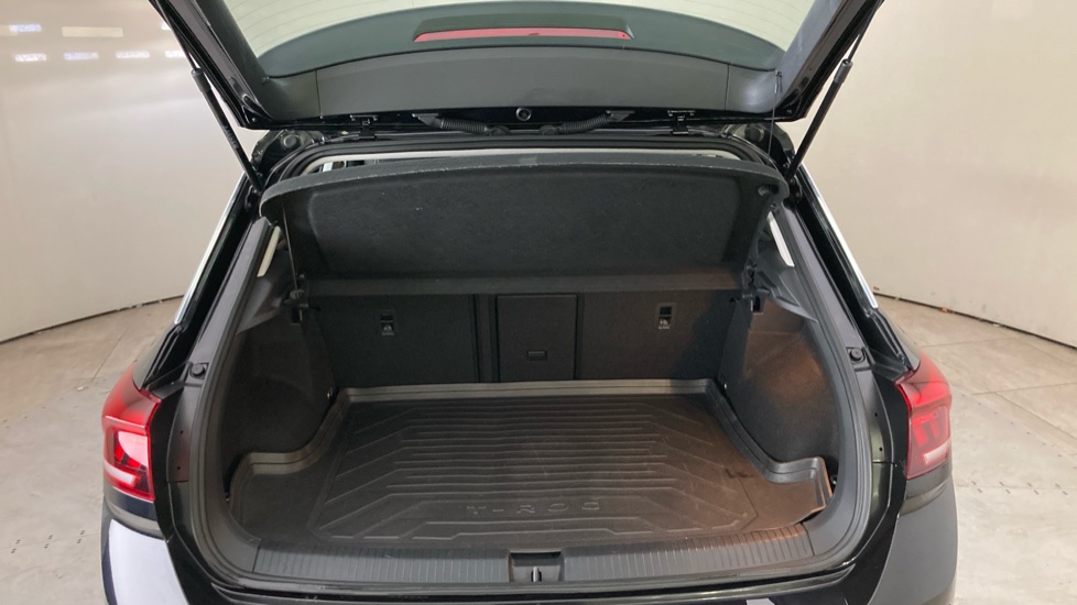Volkswagen T-Roc 1.0 TSI Life 5dr Petrol Hatchback - Image 20