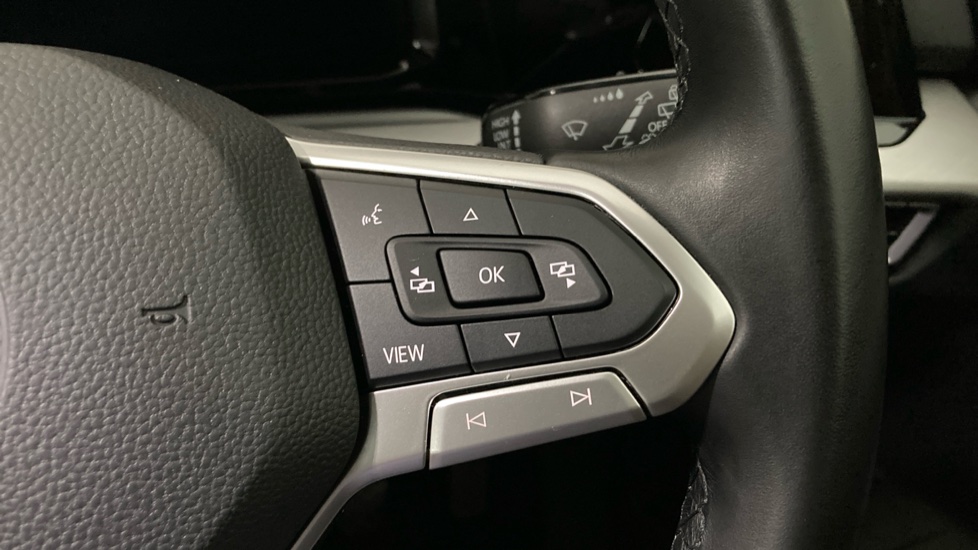 Volkswagen Golf 1.5 TSI Life 5dr Petrol Hatchback - Image 18