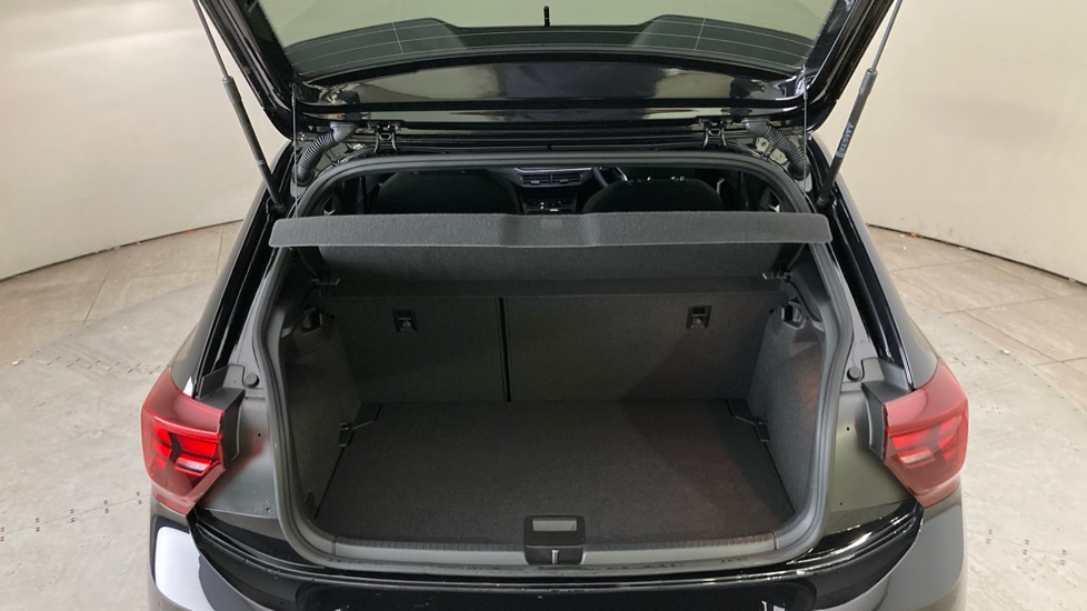 Volkswagen Polo 1.0 TSI R-Line 5dr Petrol Hatchback - Image 20