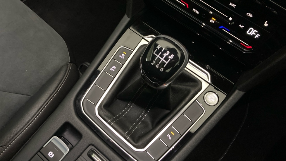 Volkswagen Arteon 1.5 TSI R-Line 5dr Petrol Hatchback - Image 14