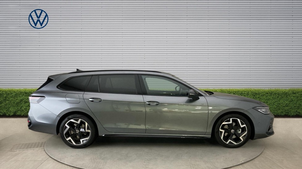 Volkswagen Passat 1.5 eTSI R-Line 5dr DSG Petrol Estate - Image 4