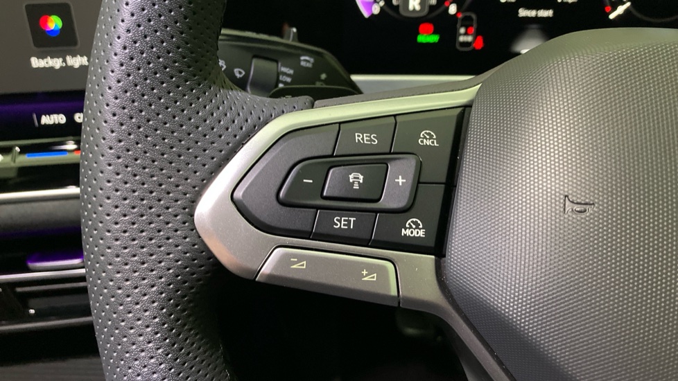 Volkswagen Passat 1.5 eTSI R-Line 5dr DSG Petrol Estate - Image 17
