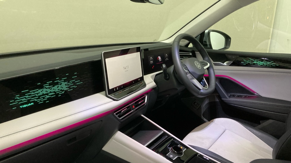 Volkswagen Tiguan 1.5 eTSI 150 Elegance 5dr DSG Petrol Estate - Image 2