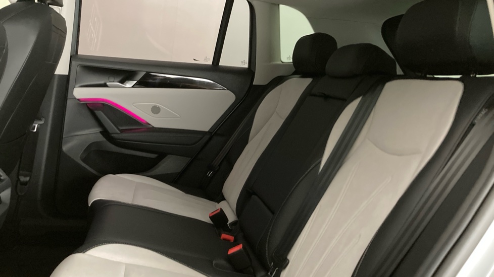 Volkswagen Tiguan 1.5 eTSI 150 Elegance 5dr DSG Petrol Estate - Image 16