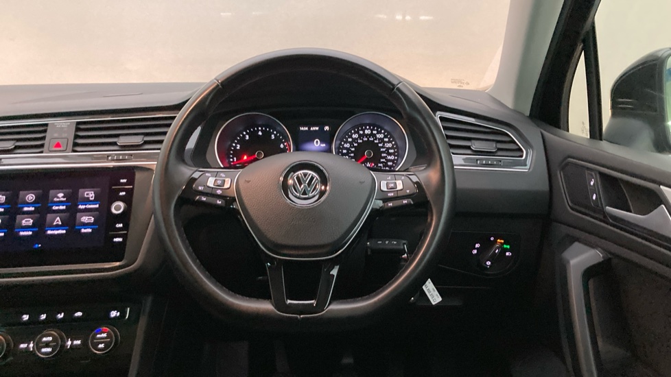 Volkswagen Tiguan 1.5 TSi EVO 150 Match 5dr Petrol Estate - Image 10