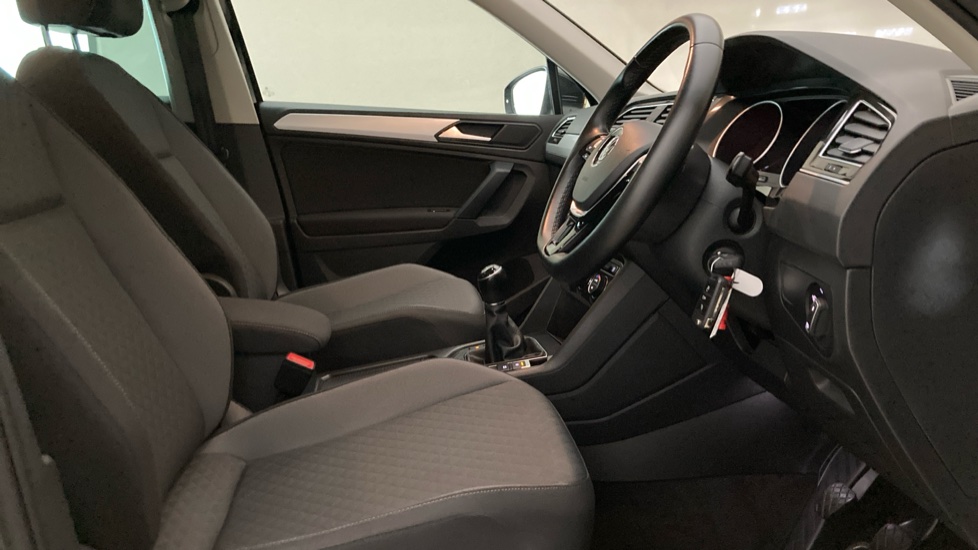 Volkswagen Tiguan 1.5 TSi EVO 150 Match 5dr Petrol Estate - Image 15