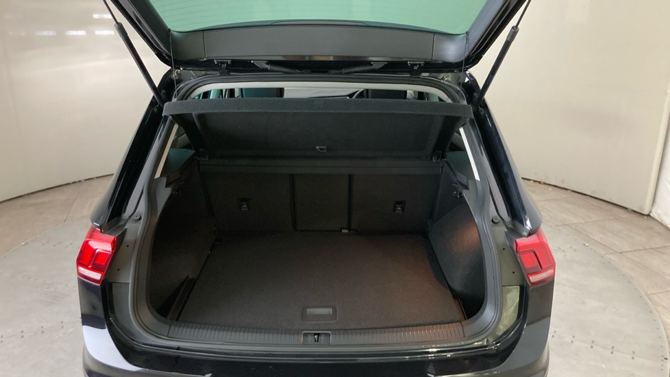 Volkswagen Tiguan 1.5 TSi EVO 150 Match 5dr Petrol Estate - Image 20