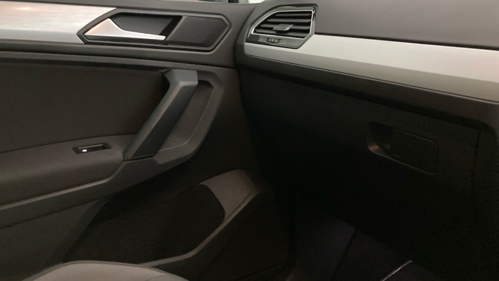 Volkswagen Tiguan 1.5 TSi EVO 150 Match 5dr Petrol Estate - Image 38