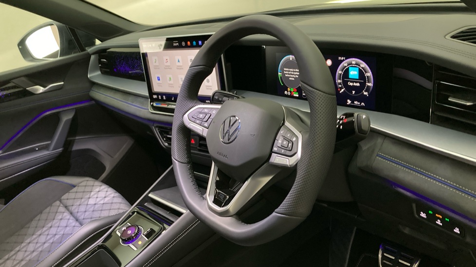 Volkswagen Tayron 1.5 TSI eHybrid R-Line 5dr DSG6 Estate - Image 6