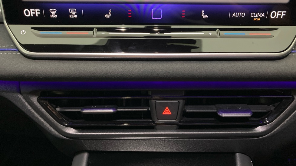 Volkswagen Tayron 1.5 TSI eHybrid R-Line 5dr DSG6 Estate - Image 13