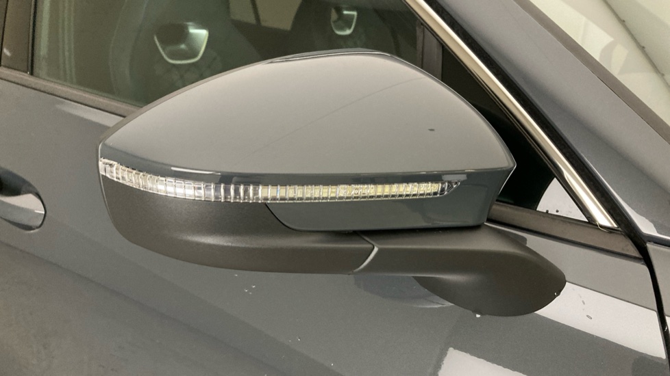 Volkswagen Tayron 1.5 TSI eHybrid R-Line 5dr DSG6 Estate - Image 40