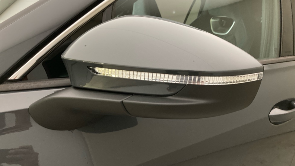 Volkswagen Tayron 1.5 TSI eHybrid R-Line 5dr DSG6 Estate - Image 41
