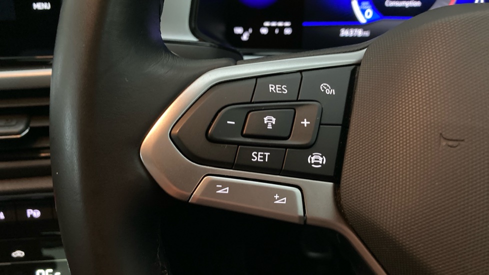 Volkswagen T-Roc 1.5 TSI Life 5dr Petrol Hatchback - Image 17