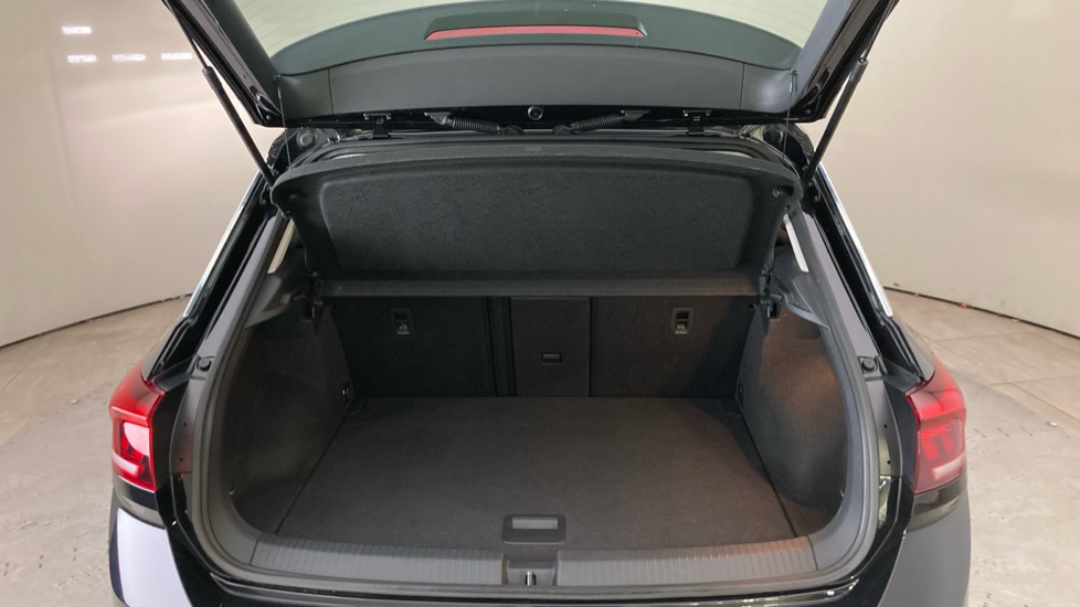 Volkswagen T-Roc 1.5 TSI Life 5dr Petrol Hatchback - Image 20