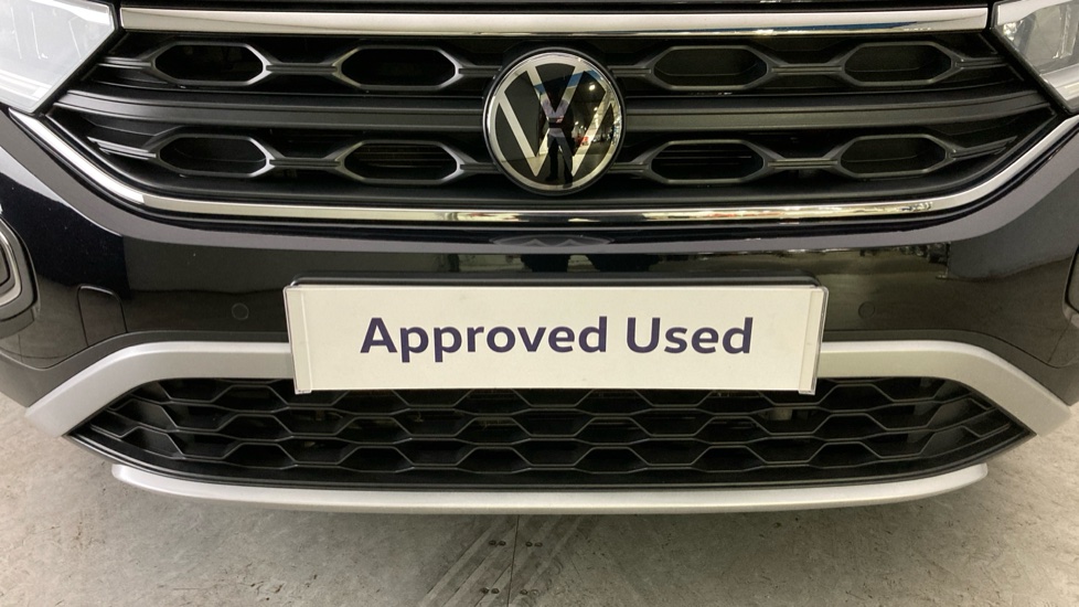 Volkswagen T-Roc 1.5 TSI Life 5dr Petrol Hatchback - Image 23