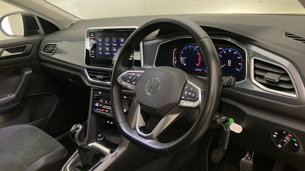 Volkswagen T-Roc 1.5 TSI Style 5dr Petrol Hatchback - Image 6