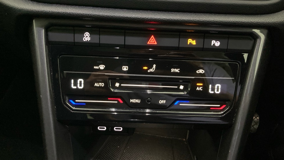 Volkswagen T-Roc 1.5 TSI Style 5dr Petrol Hatchback - Image 13