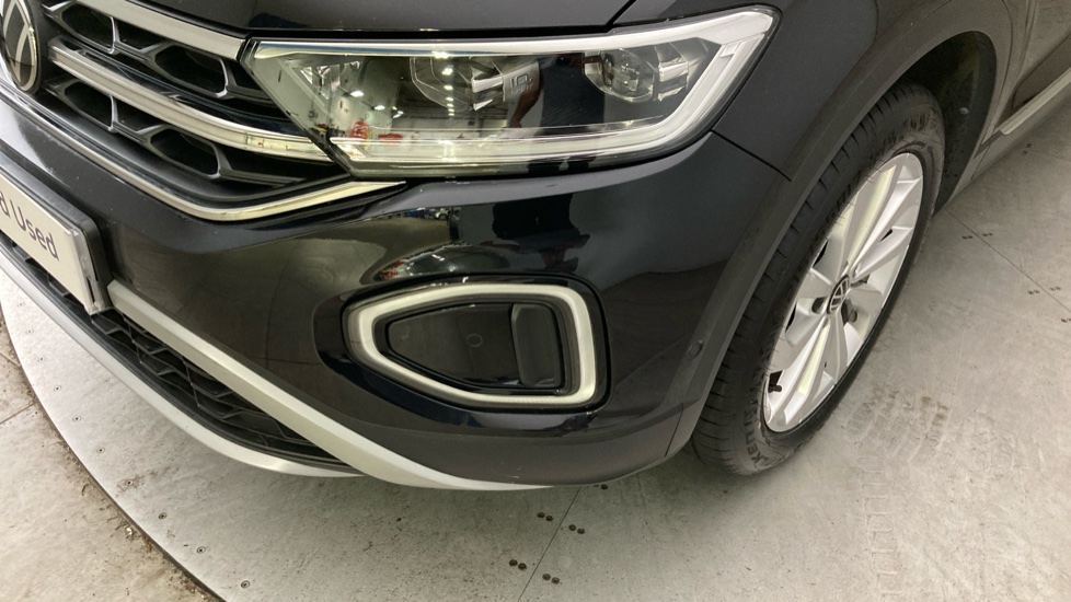 Volkswagen T-Roc 1.5 TSI Style 5dr Petrol Hatchback - Image 33