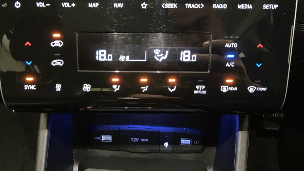 Hyundai TUCSON 1.6 TGDi Ultimate 5dr 2WD Petrol Estate - Image 13