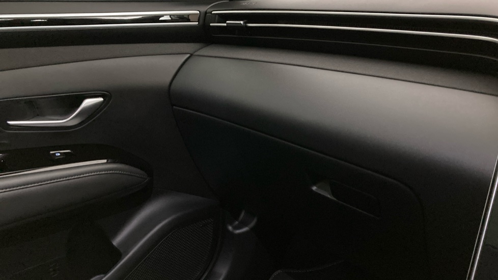 Hyundai TUCSON 1.6 TGDi Ultimate 5dr 2WD Petrol Estate - Image 30