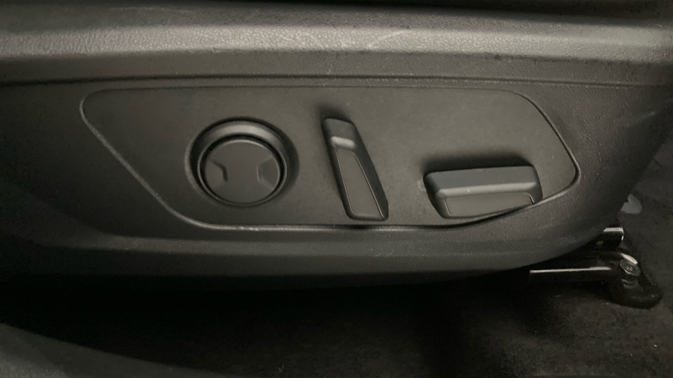 Hyundai TUCSON 1.6 TGDi Ultimate 5dr 2WD Petrol Estate - Image 33