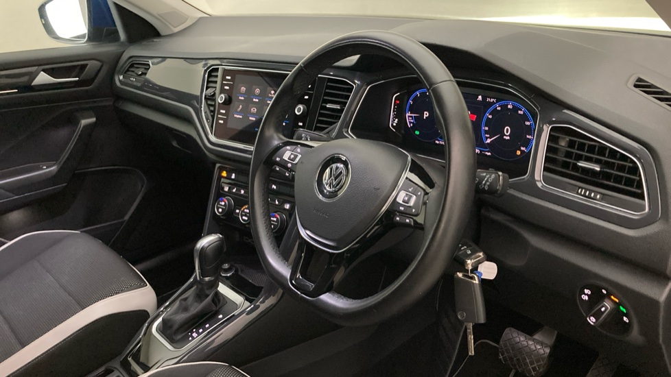 Volkswagen T-Roc 1.5 TSI EVO SEL 5dr DSG Petrol Hatchback - Image 6