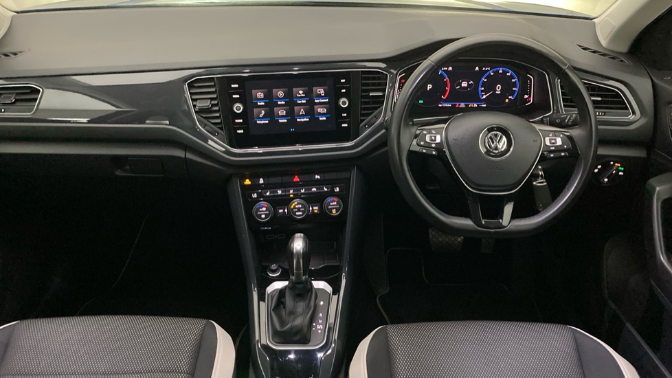 Volkswagen T-Roc 1.5 TSI EVO SEL 5dr DSG Petrol Hatchback - Image 9