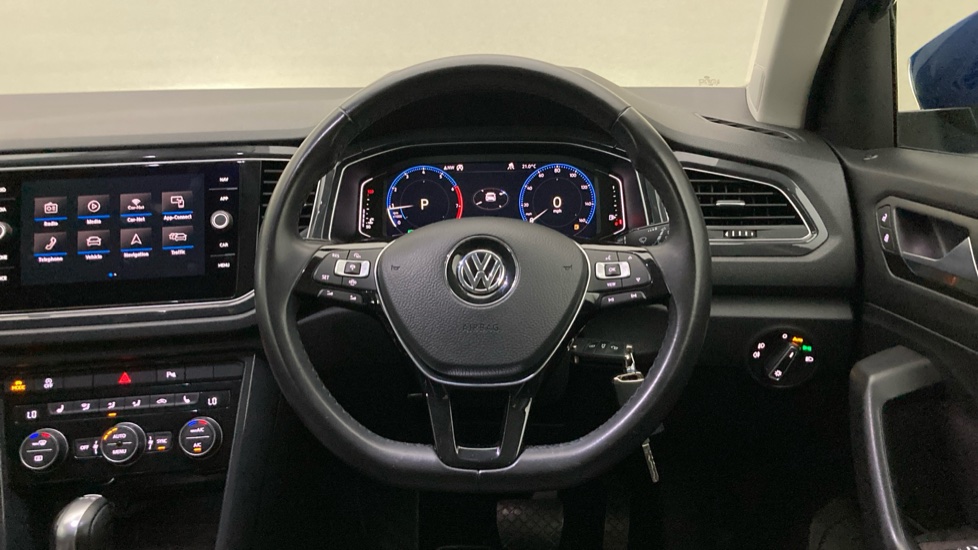 Volkswagen T-Roc 1.5 TSI EVO SEL 5dr DSG Petrol Hatchback - Image 10