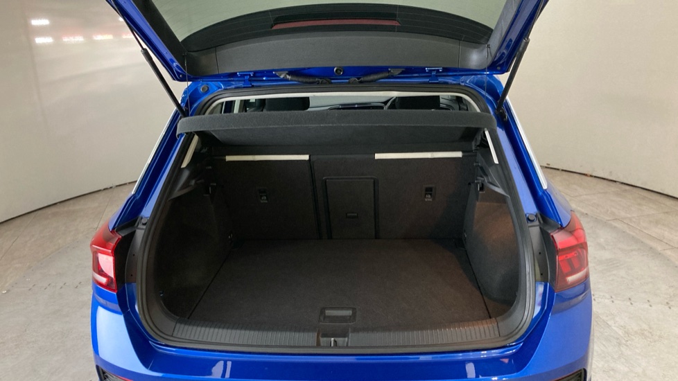 Volkswagen T-Roc 1.5 TSI EVO SEL 5dr DSG Petrol Hatchback - Image 20