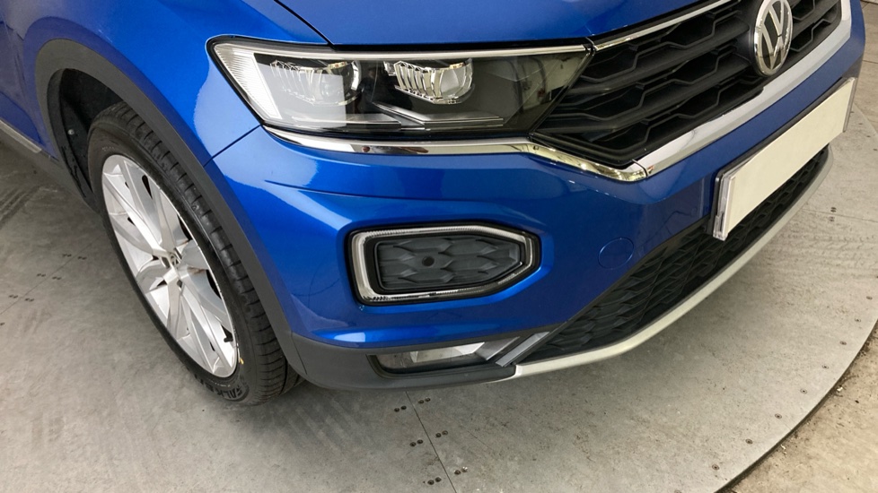 Volkswagen T-Roc 1.5 TSI EVO SEL 5dr DSG Petrol Hatchback - Image 32