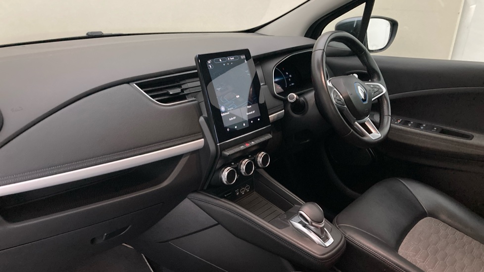 Renault Zoe 100kW i GT Line R135 50kWh 5dr Auto Electric Hatchback - Image 2