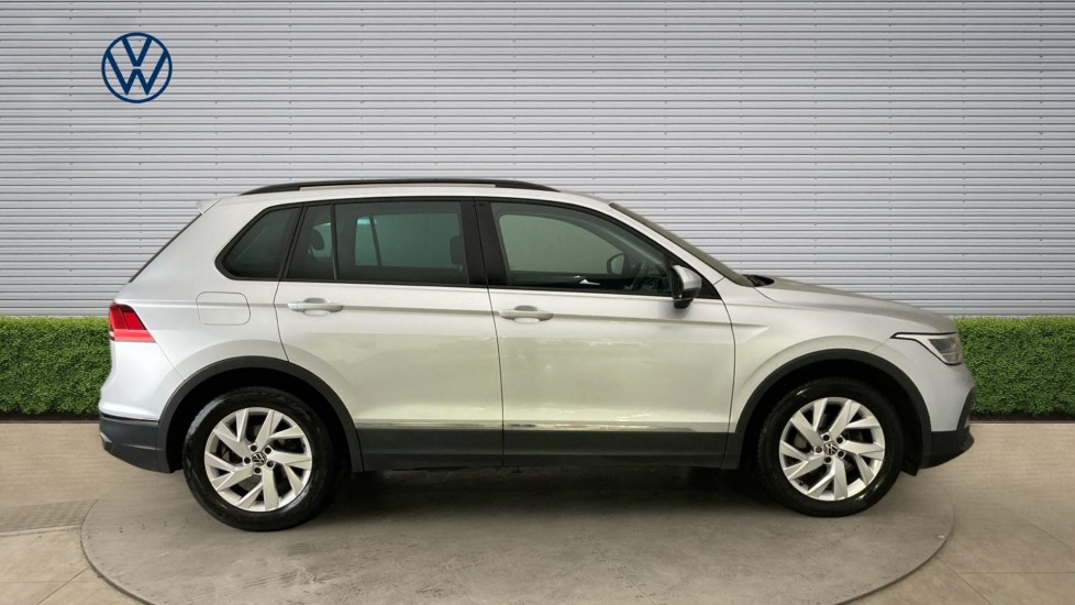 Volkswagen Tiguan 1.5 TSI 150 Life 5dr Petrol Estate - Image 4