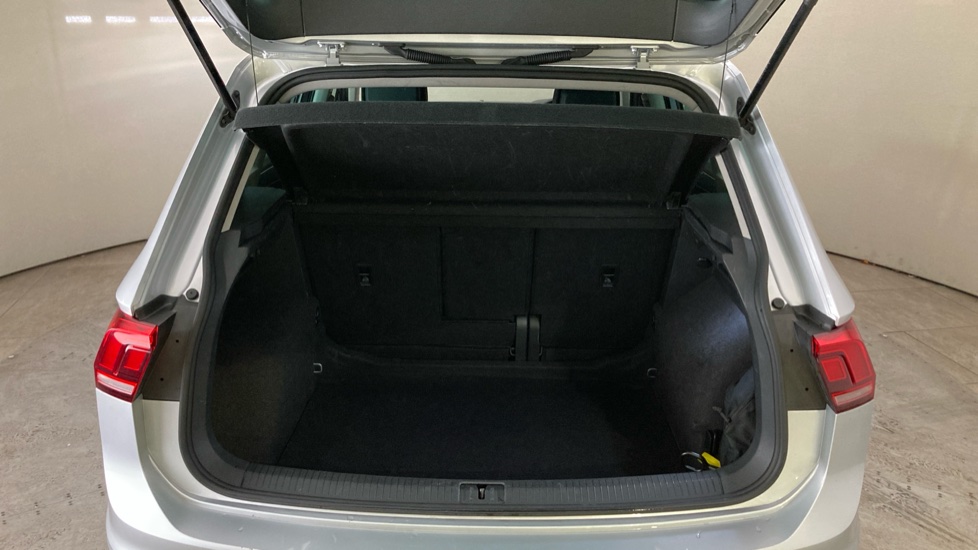 Volkswagen Tiguan 1.5 TSI 150 Life 5dr Petrol Estate - Image 20