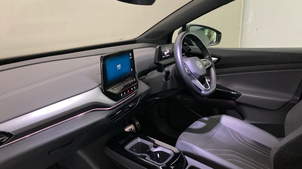 Volkswagen ID.4 109kW Life Pure 52kWh 5dr Auto [110kW Ch] Electric Estate - Image 2
