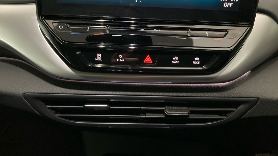 Volkswagen ID.4 109kW Life Pure 52kWh 5dr Auto [110kW Ch] Electric Estate - Image 13