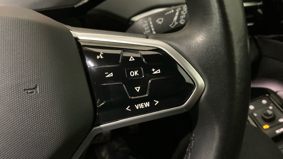 Volkswagen ID.4 109kW Life Pure 52kWh 5dr Auto [110kW Ch] Electric Estate - Image 18