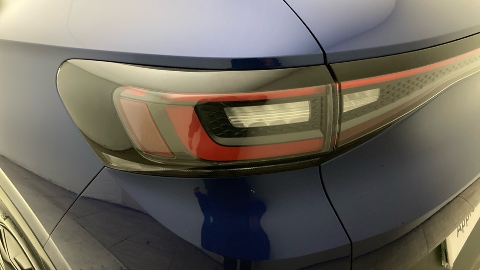 Volkswagen ID.4 109kW Life Pure 52kWh 5dr Auto [110kW Ch] Electric Estate - Image 24