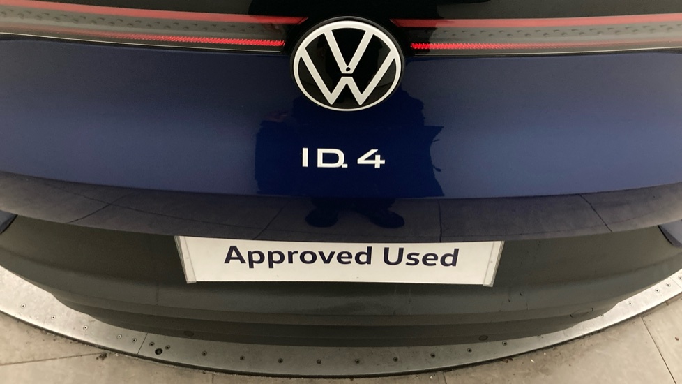 Volkswagen ID.4 109kW Life Pure 52kWh 5dr Auto [110kW Ch] Electric Estate - Image 28