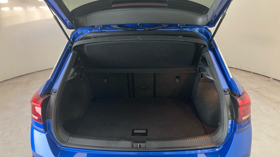 Volkswagen T-Roc 1.6 TDI R-Line 5dr Diesel Hatchback - Image 20