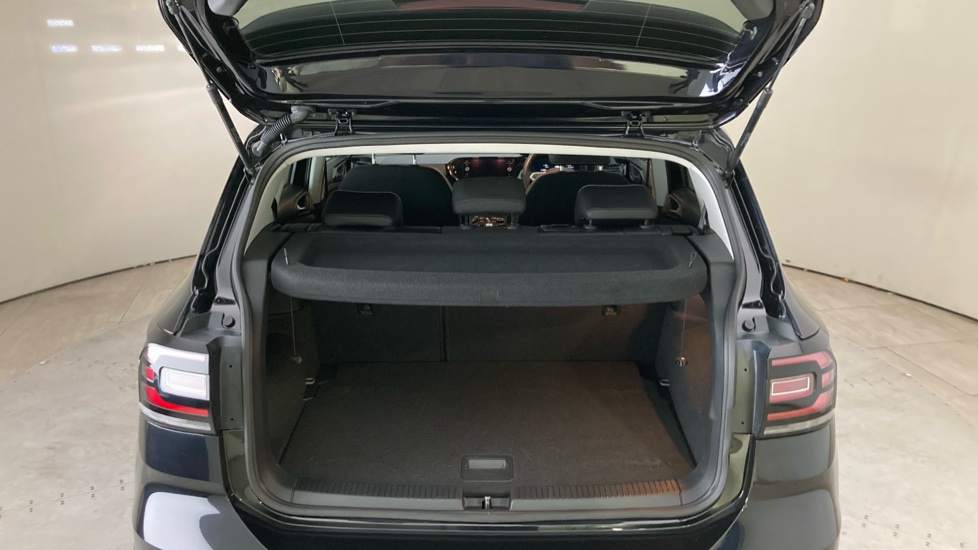 Volkswagen T-Cross 1.0 TSI 110 Black Edition 5dr Petrol Estate - Image 20