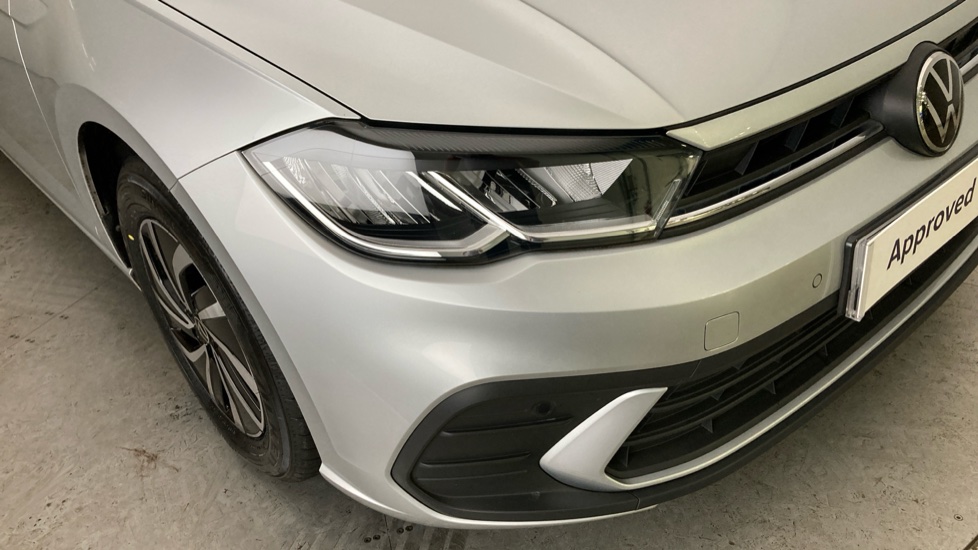 Volkswagen Polo 1.0 TSI Life 5dr DSG Petrol Hatchback - Image 21