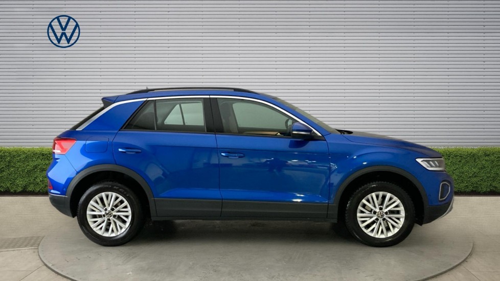Volkswagen T-Roc 1.5 TSI Life 5dr Petrol Hatchback - Image 4