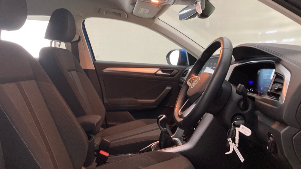 Volkswagen T-Roc 1.5 TSI Life 5dr Petrol Hatchback - Image 15