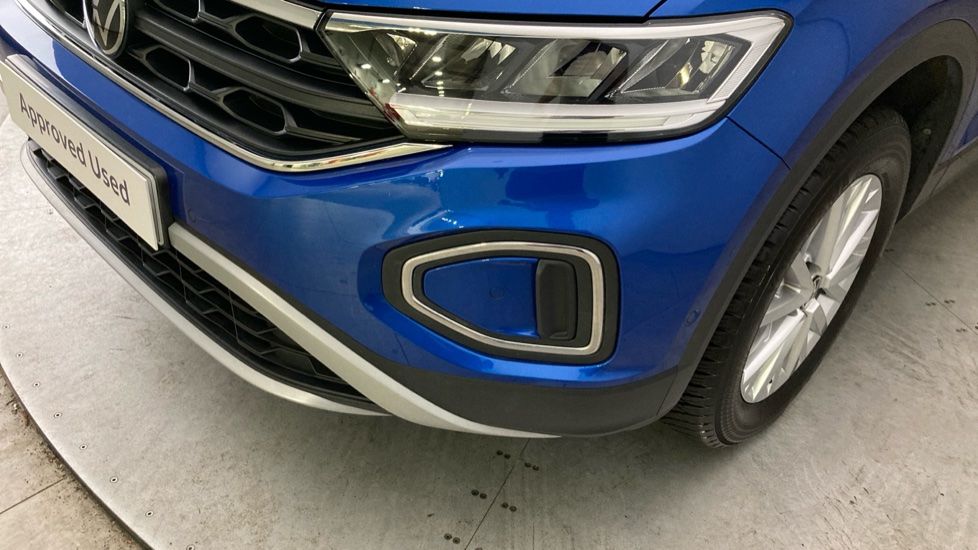 Volkswagen T-Roc 1.5 TSI Life 5dr Petrol Hatchback - Image 32